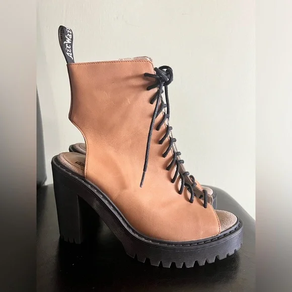 Dr. Martens Carmelita Lace-Up Heeled Boots Sz 6 - Picture 3 of 10